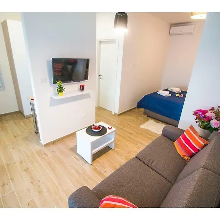 Idro Directly At The Appartement