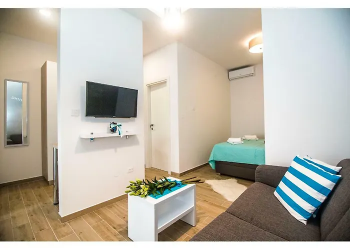 Lejlighed Idro Directly At The *