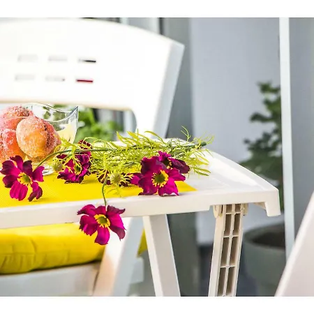 Idro Directly At The Apartment Split