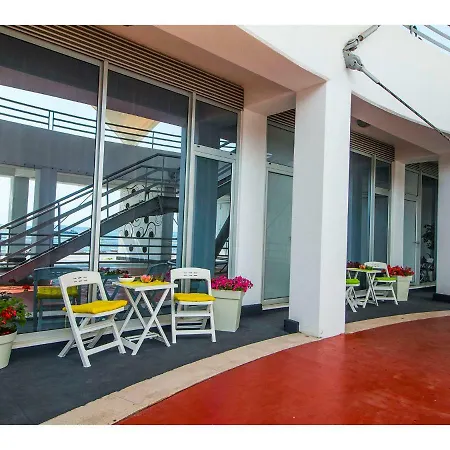 Apartment Idro Directly At The