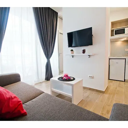 Idro Directly At The * سبليت