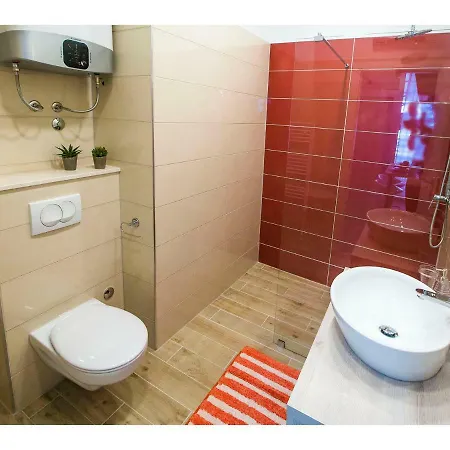 Idro Directly At The شقة *