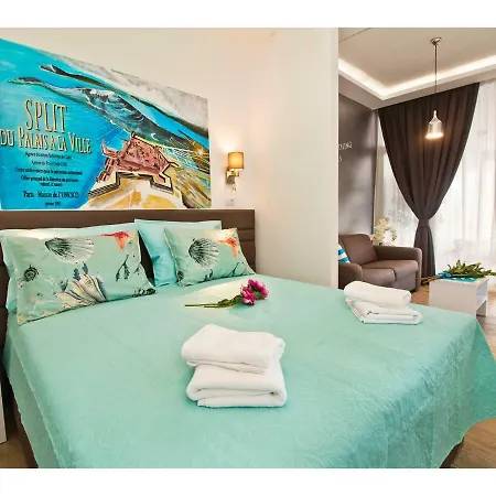 Idro Directly At The شقة سبليت