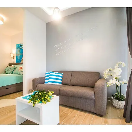 Idro Directly At The * سبليت