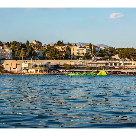 Apartment Idro Directly At The