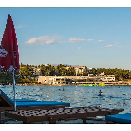 Apartment Idro Directly At The Split