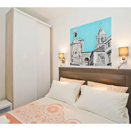 Idro Directly At The شقة سبليت