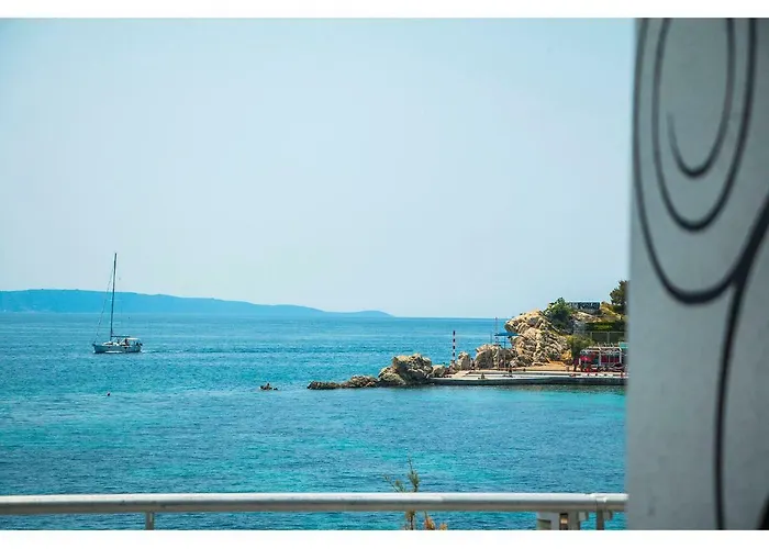 Idro Directly At The *