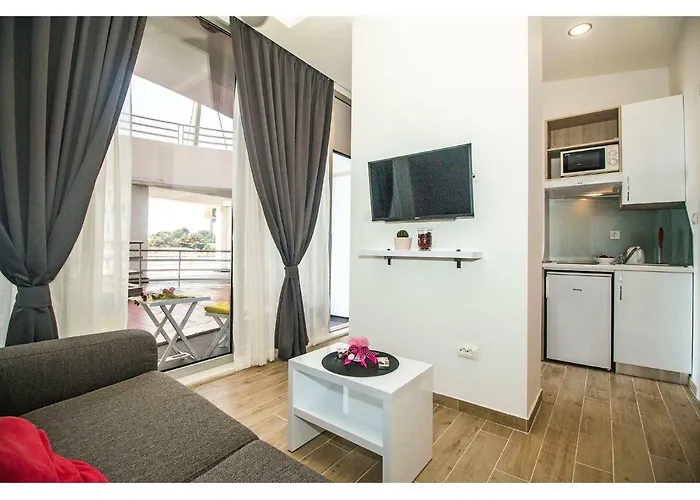 Idro Directly At The