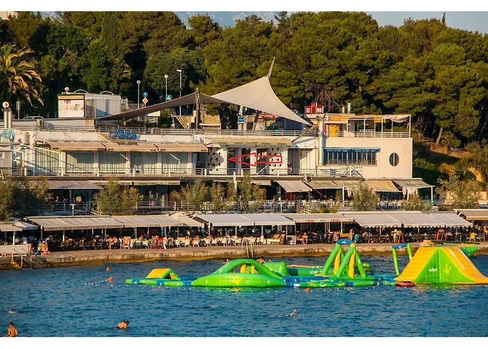 아파트 Idro Directly At The *