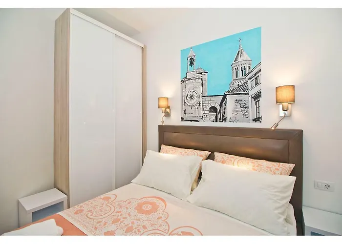 Idro Directly At The 아파트 스플리트